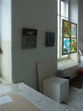 Durchsicht Rückblick , 2009, Fensterrahmen, gewachstes Papier, 120x135cm