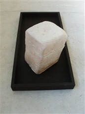 Schweinehund, 2006, Keramikdose, geschlossen, 11x11x18cm