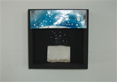 <center>Winter / 2007<br />objet trouvé / bemaltes Papier<br />15x15cm</center>