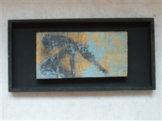 <center>o.T. / 2009<br />Acryl-Wachs auf Holz<br />10x 30cm</center>