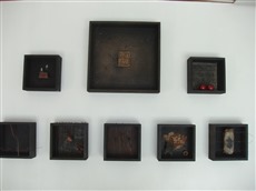 <center>Objektkästen schwarz / 2013<br />15x15cm, 20x20cm, 15x20cm, 30x30cm</center>